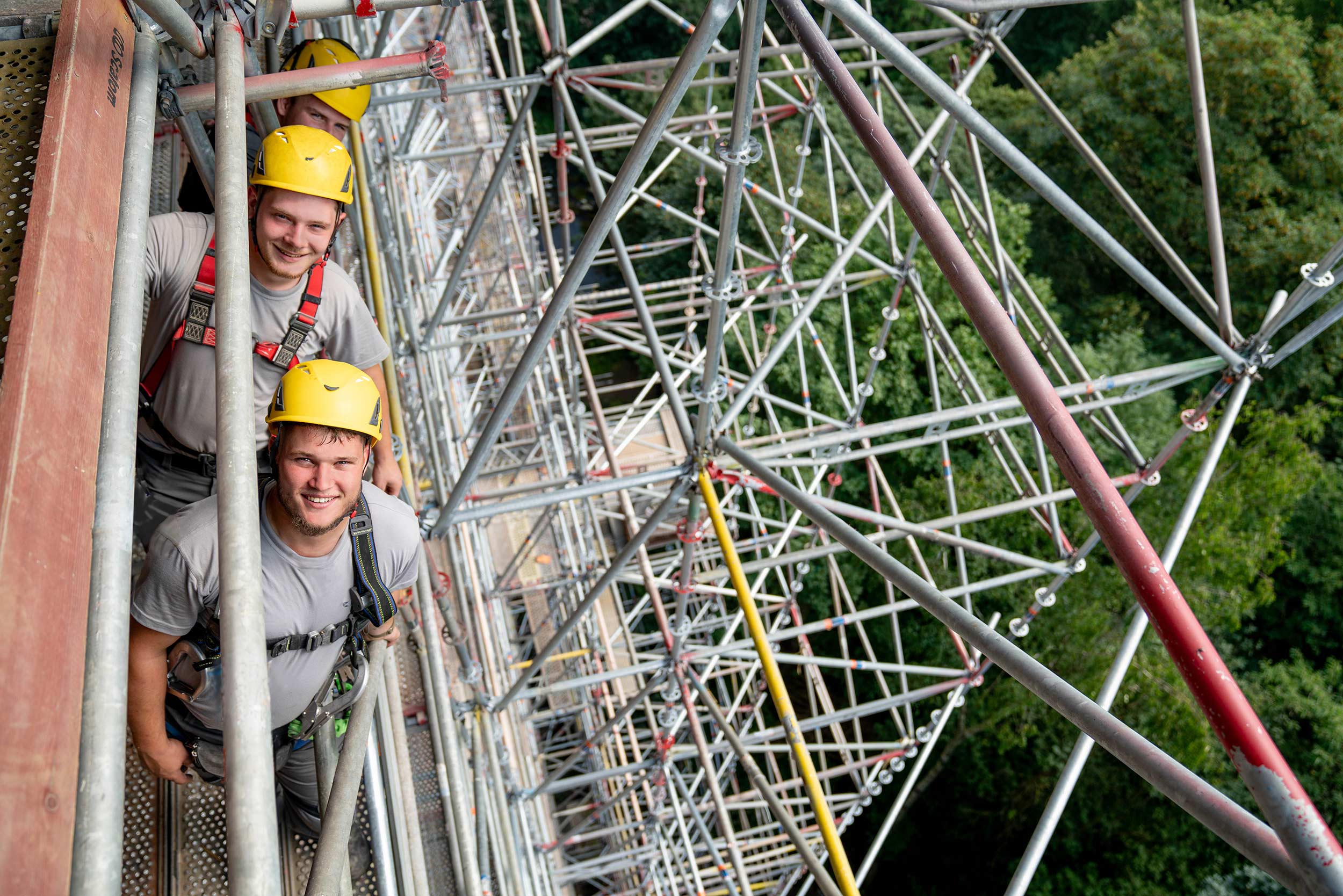 Gerüstbauer bei der Arbeit